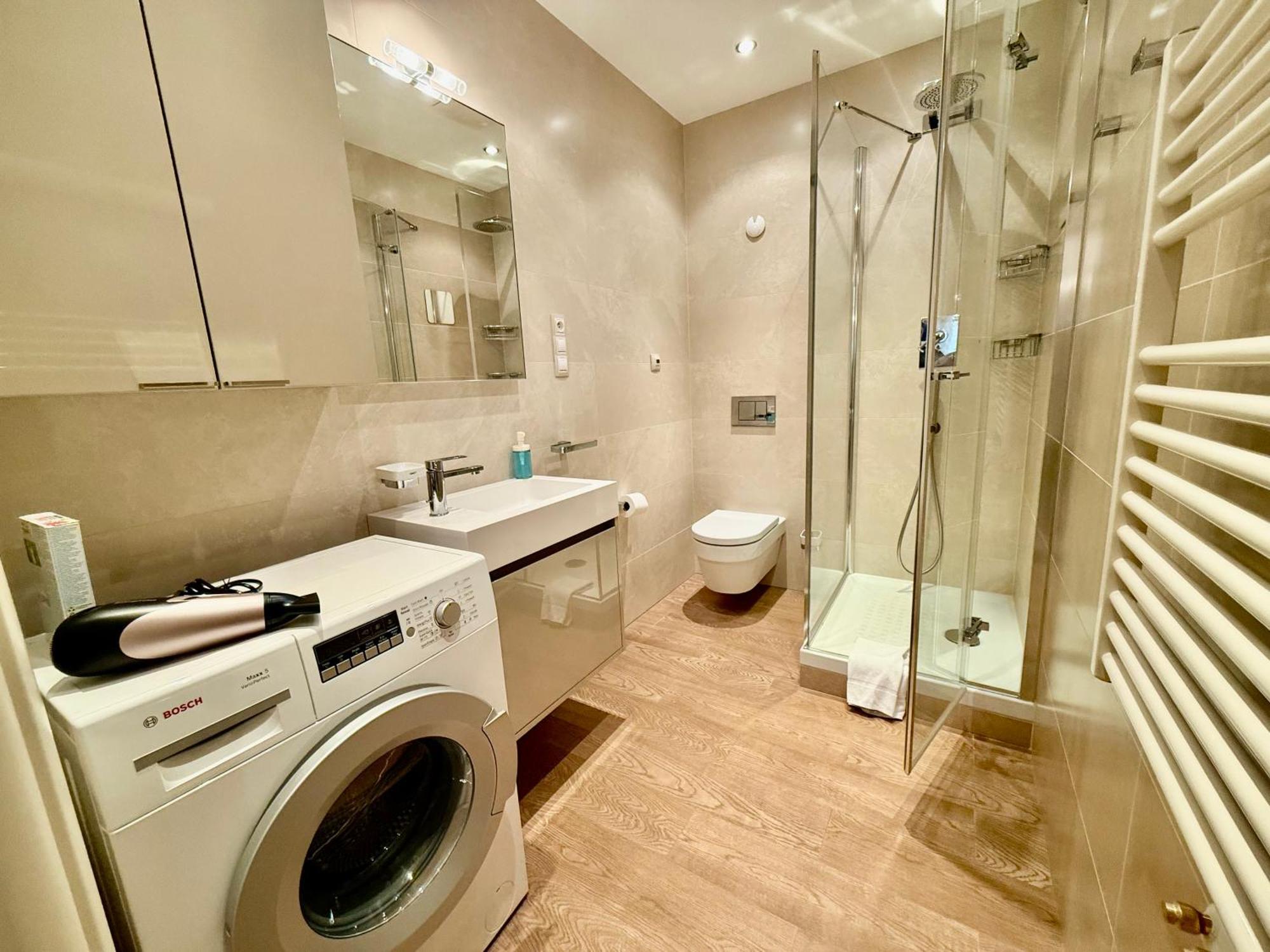 Unique Charles Bridge 2bdr Apartment. Apartmán Praha