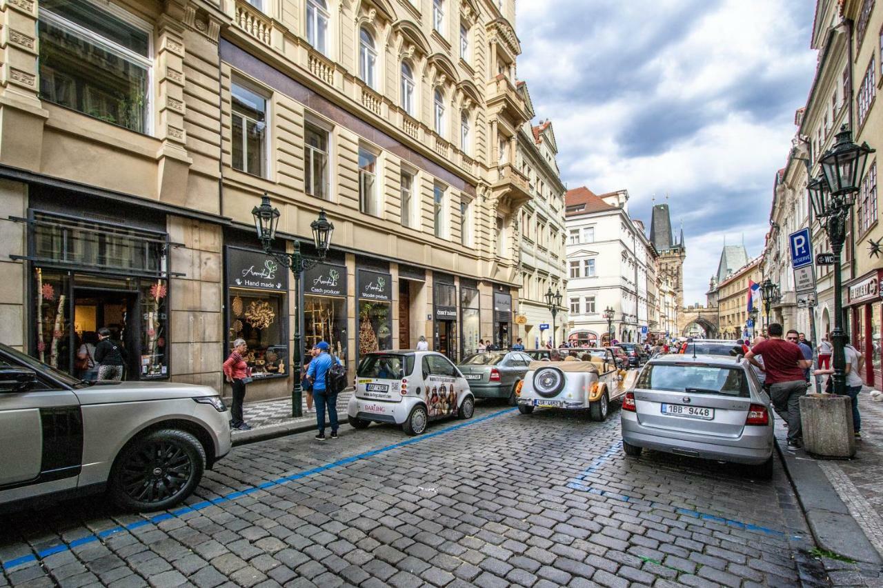Unique Charles Bridge 2bdr Apartment. Praha