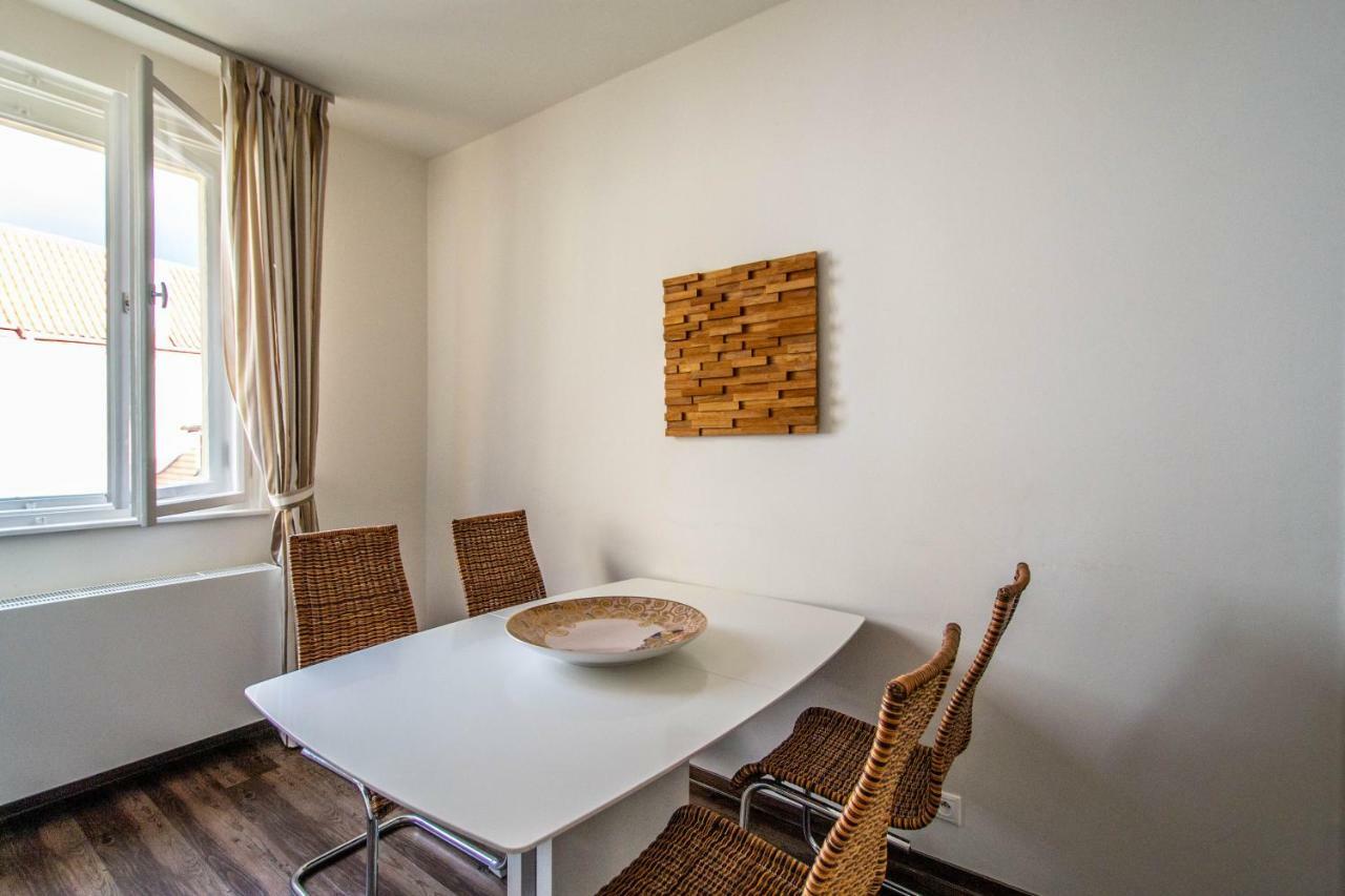 Apartmán Unique Charles Bridge 2bdr Apartment. *